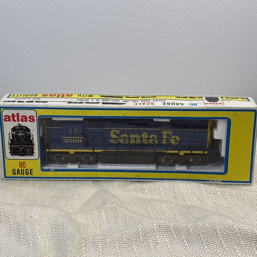 Atlas 7021 HO Scale Santa Fe GP38 Diesel Locomotive #3560 New In Box